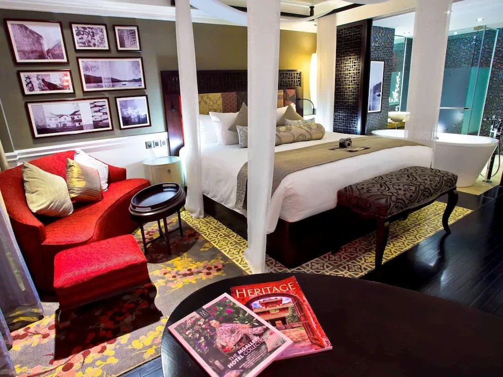 هتل ویندهام هوی آن رویال